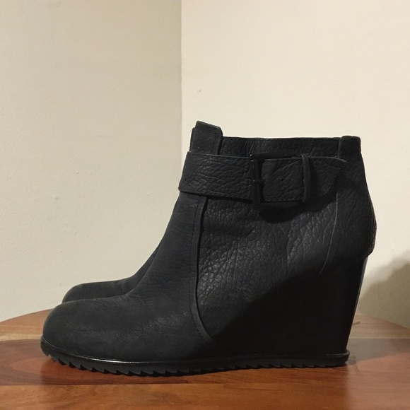 Kenneth Cole Black Leather Wedge Boot Size 8.5 R1 B - Picture 7 of 12